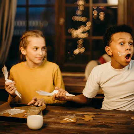 No phones. No rush. Just cocoa, laughter, and a little mystery every night. ☕🎁#SlowDownDecember #CocoaAndClues